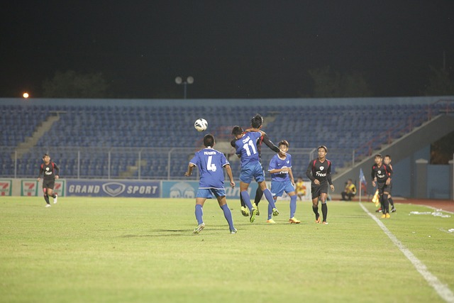 去年英超2分之差三雄争霸→今年利物浦已领先阿森纳11分&曼城20分.